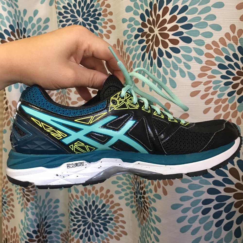 Asics Running Shoe GT-2000 4